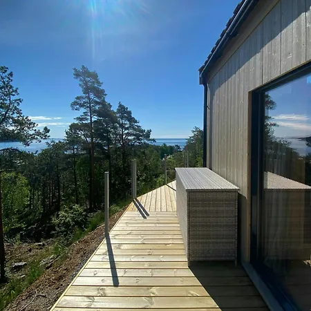 Southern With Sea View And Terrace Stathelle